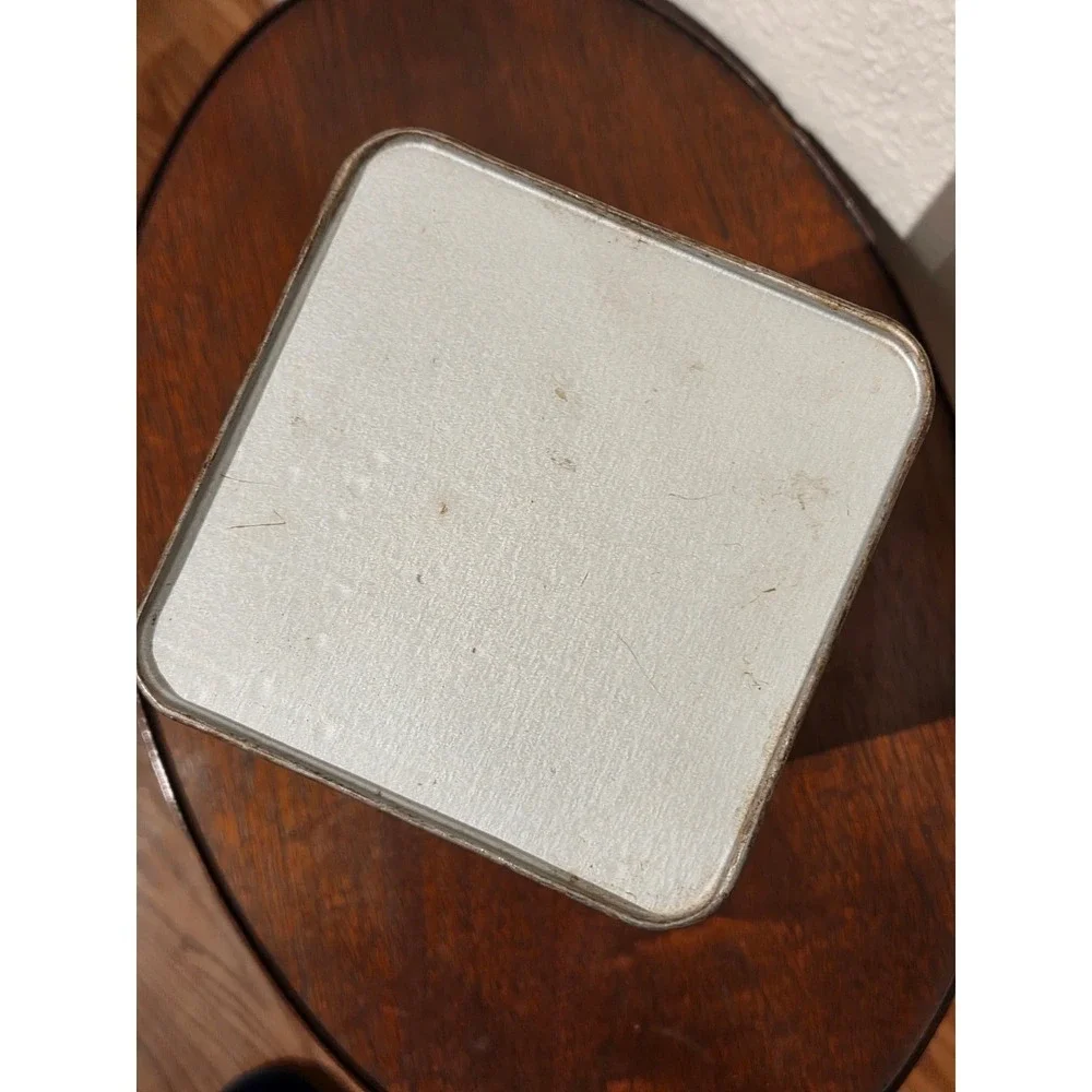 Vintage Nabisco Premium Saltine Crackers Tin 14 oz Blue Lid Advertising Decor‎